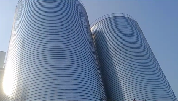 江阴2座混凝土高架卷板仓